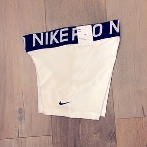 Nike Pro 3” shorts